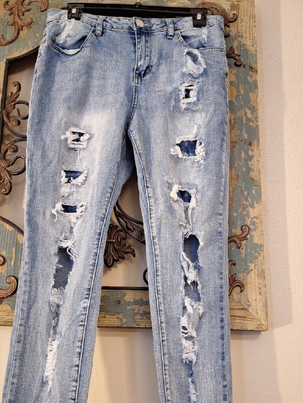 🔥🔥CLEARANCE🔥🔥 Not  Rue21 Light Blue Distressed Skinny Jeans. Size 10 - Picture 4 of 7
